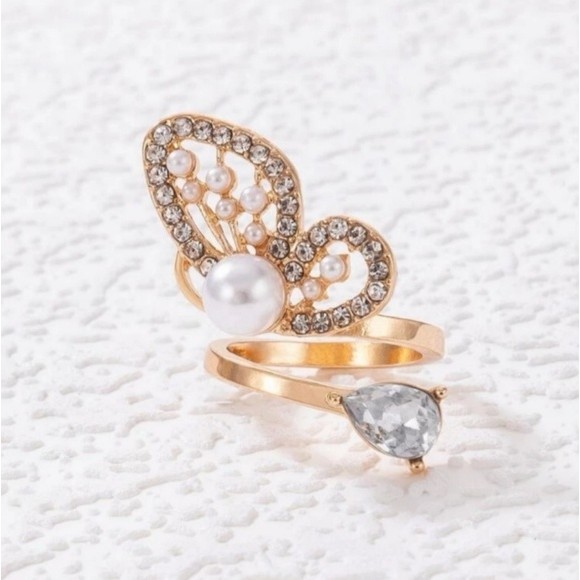 💎💞Elegant Butterfly Ring! - Picture 2 of 8